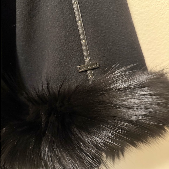 St. John by Marie Cray Elegant Black Fur-Accented Poncho - Picture 3 of 4
